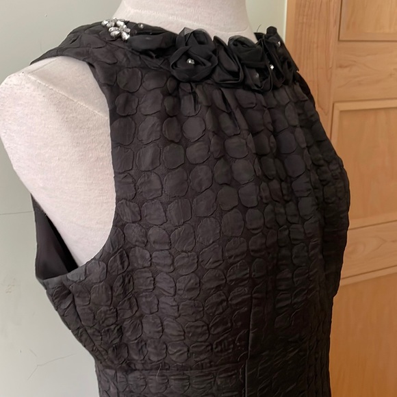 Taylor Black Sleeveless Empire Waist Midi Dress, Size 10 - Picture 7 of 16